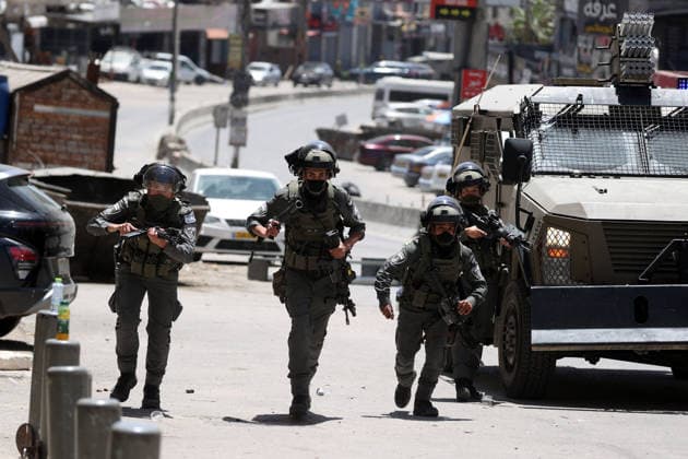 Middle East conflict, Israel, military shoots Palestinian in Jerusalem