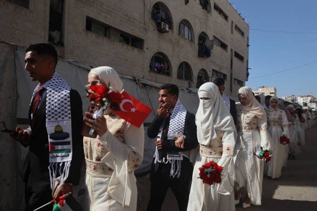Gaza, mass wedding in Gaza City