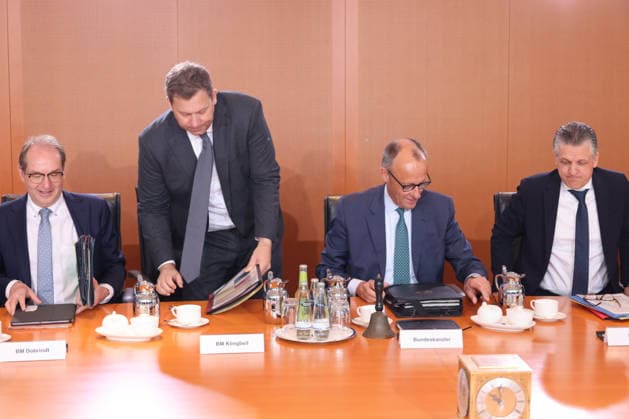 Berlin, Cabinet meeting in the Chancellery