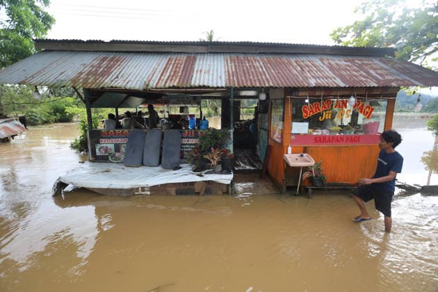 Indonesia, consequences of flooding in Tanah Datar on Sumatra