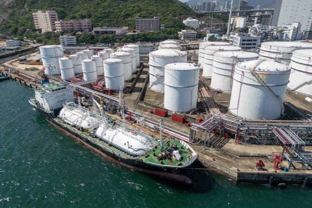 Hong Kong, Oil storage in Hong Kong harbour