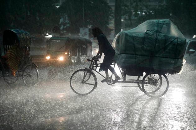 Bangladesh, Heavy rain in Dhaka