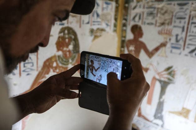 Egypt, Colourful wall patterns discovered in tomb of Amenhotep Rabuia near Luxor