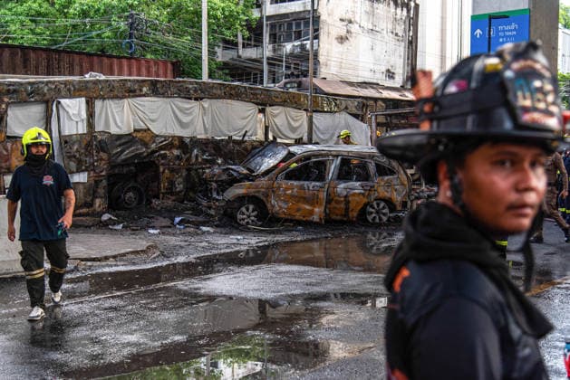 Thailand, Several dead after collision between train and bus in Bangkok
