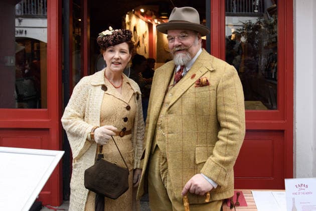 London, Grand Flaneur Walk 2026: Participants in vintage clothing in Covent Garden