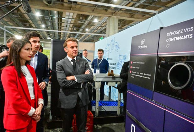 France, Emmanuel Macron visits trade fair in Paris