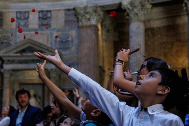 Italy, rain of roses at Pentecost in the Roman Pantheon