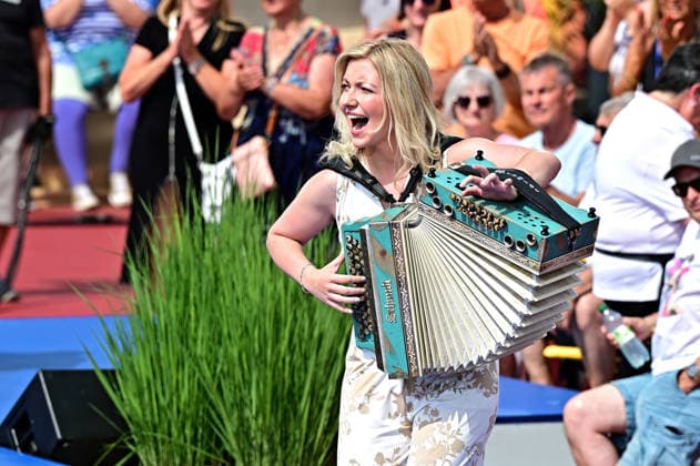 Entertainment pictures of the day
