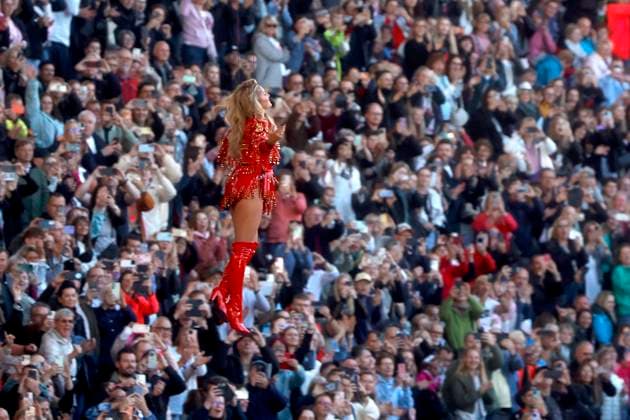 Entertainment pictures of the day