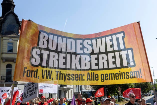 IG Metall calls on automotive workers across the country to protest; archive images