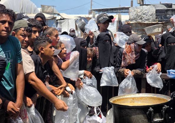 Middle East conflict, Gaza, food distribution in Khan Yunis