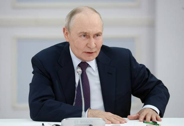 Russia: Vladimir Putin meets with urban development representatives and town planners in Ulan-Ude