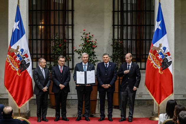 Chile: José Antonio Kast presides over the signing of the constitutional reform bill under the Agenda against Organised Crime in Santiago