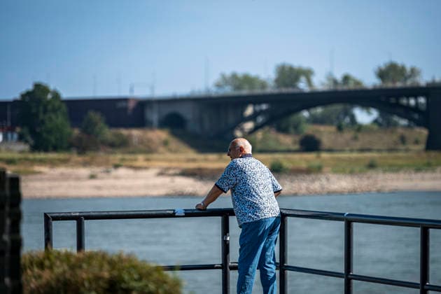 Netherlands, Rhine – Low water levels in Tolkamer