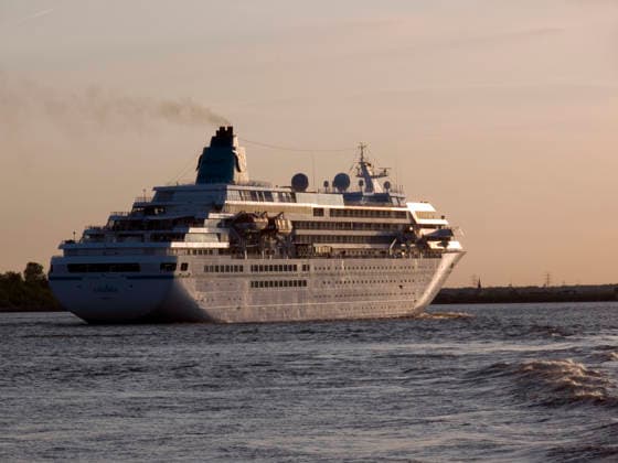 Fire on ZDF’s ‘Traumschiff’ MS Amadea – archive footage