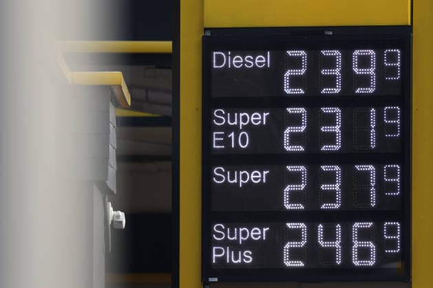 Rhineland-Palatinate, price board at a petrol station in Mudersbach