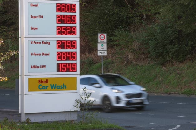 North Rhine-Westphalia, price board at a petrol station in Siegen