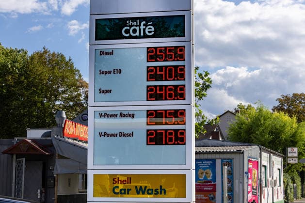 Germany, petrol prices at various petrol stations