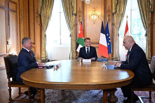 Paris: Emmanuel Macron welcomes King Abdullah II of Jordan and Joseph Aoun
