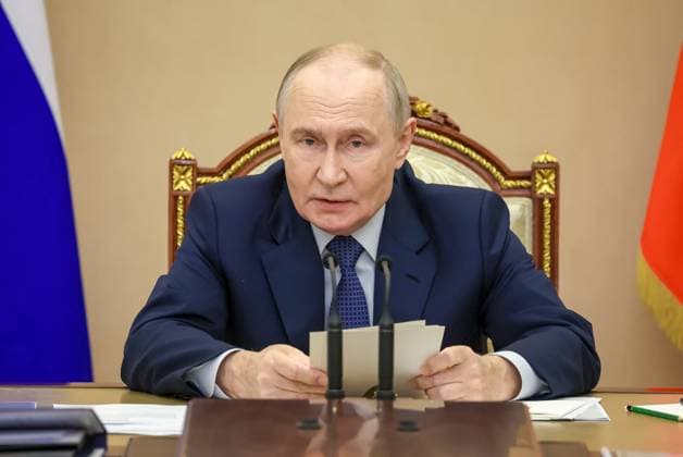 Russia: Vladimir Putin chairs an economic meeting at the Kremlin in Moscow