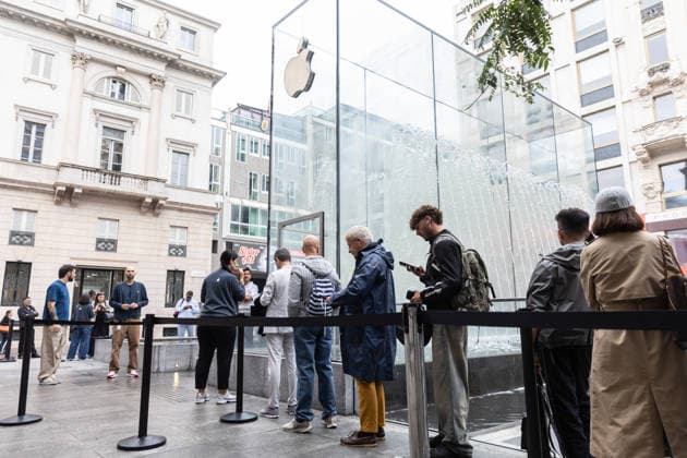 Italy: Launch of the new iPhone 18 Pro