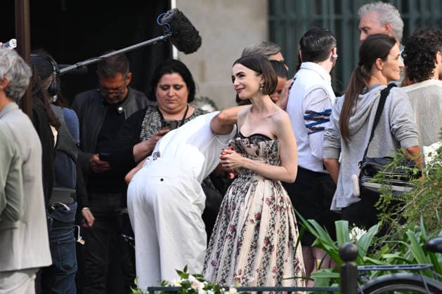 Film: Lily Collins on the set of *Emily in Paris*