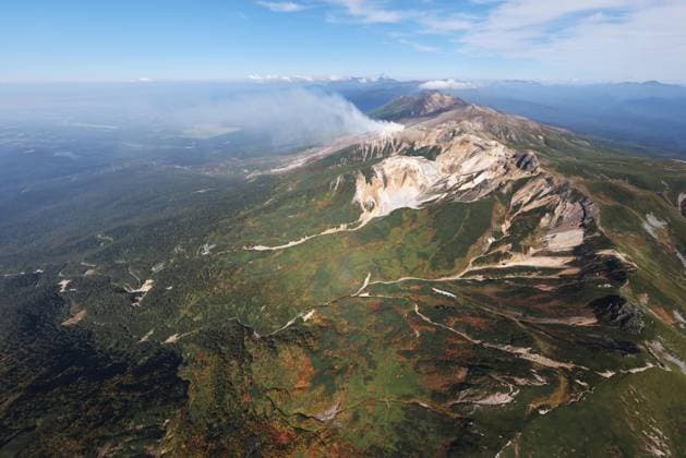 Japan: Tokachi volcano in Hokkaido is active