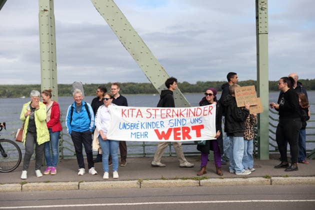 Berlin: ‘Education needs democracy, democracy needs education’ demonstration on the Glienicker Bridge between Berlin and Potsdam