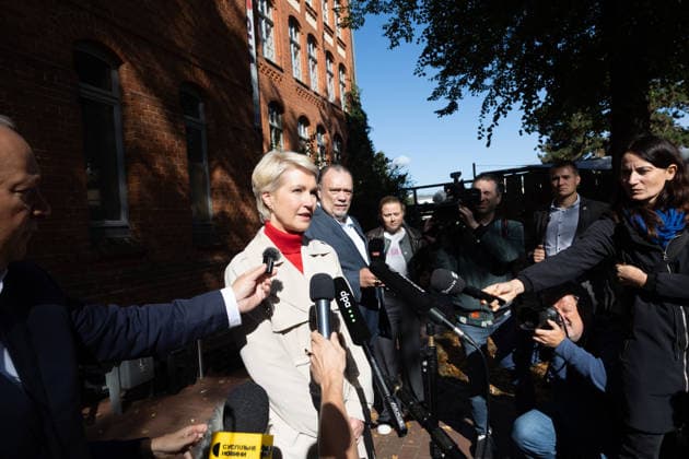 Mecklenburg-Western Pomerania state election: Manuela Schwesig casts her vote in Schwerin