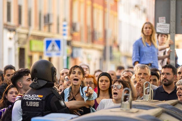 Spain: Protests against the eviction of an 87-year-old woman in Madrid