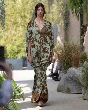 Milan Fashion Week, Sarawong fashion show