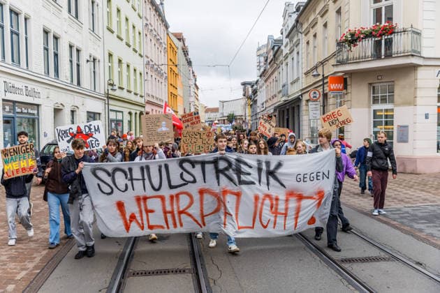 Brandenburg: School strike against compulsory military service in Cottbus