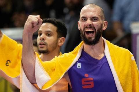 28 10 2018 Basketball Bundesliga easyCredit BBL Season 2018 19 5 Matchday BG Göttingen HAKRO Merlins Crailsheim Göttingens Dennis Kramer r and Göttingens Dominic Lockhart gesticulate Photo Swen Doorman BG Göttingen HAKRO Merlins Crailsheim SPF3963