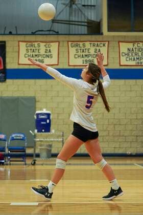 October 15, 2019, St. Petersburg, Florida, USA: Hannah Alstott (5) serves the ball during a varsity volleyball game against Clearwater Central Catholic at Northside Christian High School on Tuesday, Oct. 15, 2019 in St. Petersburg. Florida News - October 15, 2019 - ZUMAs70_ 94138055st Copyright: xMarthaxAsencio-Rhinex
