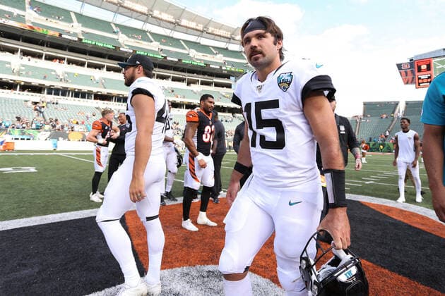 CINCINNATI, OH - OCTOBER 20: Jacksonville Jaguars quarterback Gardner Minshew (15) walks off the field after the game against the Jacksonville Jaguars and the Cincinnati Bengals on October 20th 2019, at Paul Brown Stadium in Cincinnati, OH. (Photo by Ian Johnson Icon Sportswire) NFL, American Football Herren, USA OCT 20 Jaguars at Bengals Icon191020028