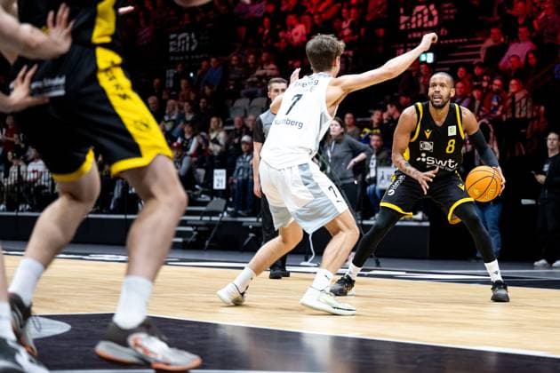 Christian Feneberg 7, Nuernberg Falcons BC NBC Delante Jones 8, Tigers Tübingen, Tigers Tuebingen , Nuernberg Falcons BC vs Tigers Tuebingen , BARMER 2 Basketball Bundesliga, 27 Spieltag , 19 03 2023, Nuernberg Falcons BC vs Tigers Tuebingen , BARMER 2 Basketball Bundesliga, 27 Spieltag , 19 03 2023 Copyright: xEibner-Pressefotox xThomasxHahnx EP_NIT