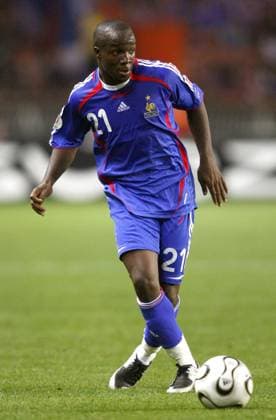 Soccer - UEFA European Championship, EM, Europameisterschaft 2008 Qualifying, Group B, France vs Scotland - Paris France s Lassana Diarra in action during the UEFA European Championship Qualifying match, Group B, France vs Scotland at Parc des Princes in Paris, France on September 12, 2007. Sotland won 1-0. Photo Christian Liewig ABACAPRESS.COM Paris France Copyright: xLiewigxChristian ABACAx 131574_36 LiewigxChristian ABACAx 131574_36