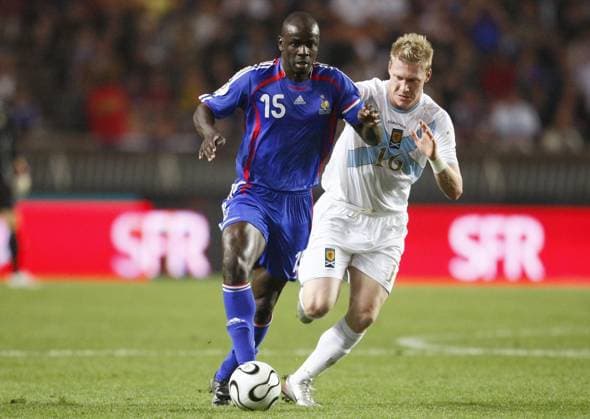 Soccer - UEFA European Championship, EM, Europameisterschaft 2008 Qualifying, Group B, France vs Scotland - Paris France s Lilian Thuram the UEFA European Championship Qualifying match, Group B, France vs Scotland at Parc des Princes in Paris, France on September 12, 2007. Sotland won 1-0. Photo Christian Liewig ABACAPRESS.COM Paris France Copyright: xLiewigxChristian ABACAx 131574_44 LiewigxChristian ABACAx 131574_44
