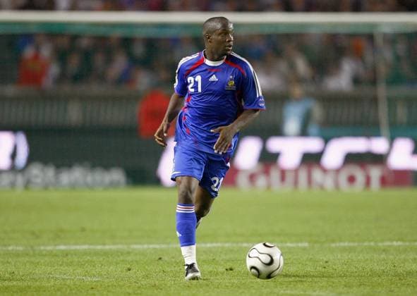 Soccer - UEFA European Championship, EM, Europameisterschaft 2008 Qualifying, Group B, France vs Scotland - Paris France s Lassana Diarra the UEFA European Championship Qualifying match, Group B, France vs Scotland at Parc des Princes in Paris, France on September 12, 2007. Sotland won 1-0. Photo Christian Liewig ABACAPRESS.COM Paris France Copyright: xLiewigxChristian ABACAx 131574_46 LiewigxChristian ABACAx 131574_46