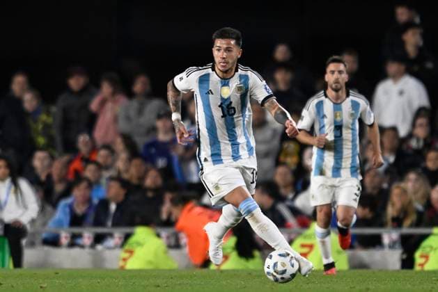 BUENOS AIRES, ARGENTINA - OCTOBER 12: Enzo Fernandez of Argentina during the FIFA World Cup, WM, Weltmeisterschaft, Fussball 2026 Qualifier match between Argentina and Paraguay at Estadio Mas Monumental Antonio Vespucio Liberti on October 12, 2023 in Buenos Aires, Arg Argentina v Paraguay : FIFA World Cup 2026 Qualifier match Copyright: xDiegoxHalisz SFSIx