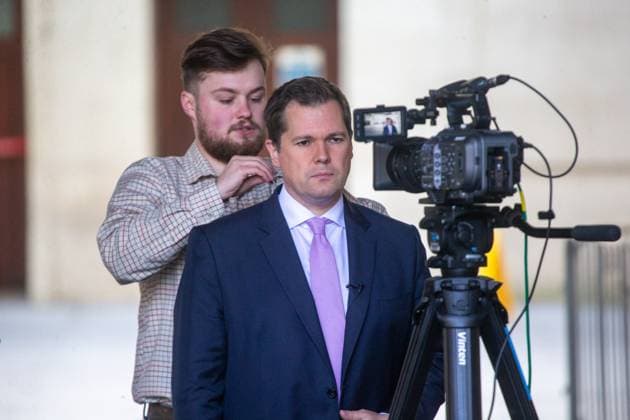 October 22, 2023, London, England, United Kingdom: Minister for Immigration ROBERT JENRICK is seen outside BBC as he appears on Sunday With Laura Kuenssberg. London United Kingdom - ZUMAs262 20231022_zip_s262_033 Copyright: xTayfunxSalcix