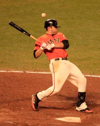 MLB, Baseball Herren, USA National League Division Series Atlanta Braves vs San Francisco Giants OCT 08 October 08, 2010: San Francisco,CA. Giants second baseman Freddy Sanchez 21,is hit by a pitch, during the National League Division Series game 2, between the Wild Card Atlanta Braves and the National League West San Francisco Giants at AT&T Park in San Francisco,California. The Giants beat the Braves 1-0. Jeff Trouette CSM.(Credit Image: Â Jeff Trouette Cal Media) San Francisco California U.S. EDITORIAL USE ONLY Copyright: xx ZUMA-20101008_zaf_cj3_011.jpg JeffxTrouettex csmphoto371868