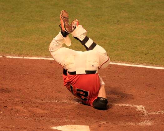 MLB, Baseball Herren, USA National League Division Series Atlanta Braves vs San Francisco Giants OCT 08 October 08, 2010: San Francisco,CA. Giants second baseman Freddy Sanchez 21, reacts after he is hit by a pitch, during the National League Division Series game 2, between the Wild Card Atlanta Braves and the National League West San Francisco Giants at AT&T Park in San Francisco,California. The Giants beat the Braves 1-0. Jeff Trouette CSM.(Credit Image: Â Jeff Trouette Cal Media) San Francisco California U.S. EDITORIAL USE ONLY Copyright: xx ZUMA-20101008_zaf_cj3_012.jpg JeffxTrouettex csmphoto371869