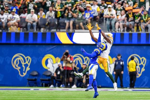 NFL, American Football Herren, USA 2024: Packers vs Rams OCT 06 October 6, 2024 Inglewood, CA.Los Angeles Rams cornerback Darious Williams (24) breaks up the pass intended for Green Bay Packers wide receiver Dontayvion Wicks (13) in action in the fourth quarter during the NFL football game. Green Bay Packers vs. Los Angeles Rams.Mandatory Photo Credit: Louis Lopez Cal Media (Credit Image: Â Louis Lopez Cal Sport Media) Inglewood California United States of America EDITORIAL USE ONLY Copyright: xx ZUMA-20241006_zma_c04_120.jpg LouisxLopezx csmphotothree303399