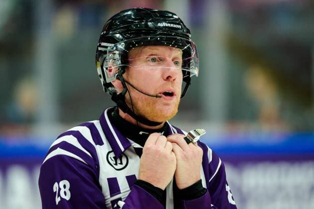 241008 Referee Mikael Holm during the CHL game between Färjestad and Ocelari Trinec on October 8, 2024 in Karlstad Photo Fredrik Karlsson BILDBYRAN COP 185 FK0329 ishockey ice hockey chl champions hockey league färjestad ocelari trinec bbeng Copyright: FREDRIKxKARLSSON BB241008FK075
