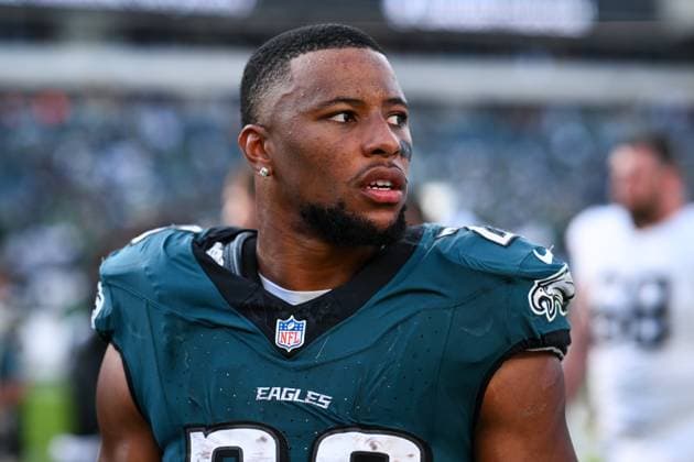 PHILADELPHIA, PA - OCTOBER 13: Philadelphia Eagles running back Saquon Barkley (26) looks on after the game between the Cleveland Browns and Philadelphia Eagles on October 13, 2024 at Lincoln Financial Field in Philadelphia, PA. (Photo by Kyle Ross Icon Sportswire) NFL, American Football Herren, USA OCT 13 Browns at Eagles EDITORIAL USE ONLY Icon241013157