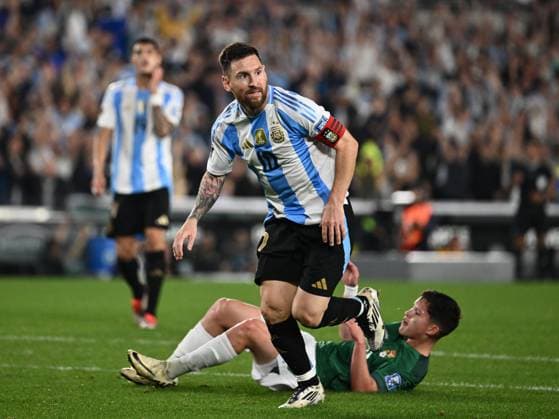 BUENOS AIRES, ARGENTINA - OCTOBER 15: Lionel Messi of Argentina celebrating after scoring the fitth goal of his team during a match between Argentina Vs Bolivia as part of World Cup 2026 Qualifiers at Estadio Mas Monumental on October 15, 2024 in BuenosAires, Argentina. Buenos Aires Buenos Aires Argentina Copyright: xIMAGOx xPhotoCero5x xLucianoxBisbalxPhotoCero5x