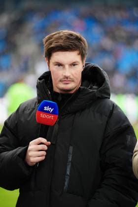 Merlin Polzin (Hamburger SV, Trainer) GER, Hamburger SV vs. Hannover 96, Fussball, 2. Bundesliga, Spieltag 20, Saison 2024 2025, 02.02.2025 DFL REGULATIONS PROHIBIT ANY USE OF PHOTOGRAPHS AS IMAGE SEQUENCES AND OR QUASI-VIDEO GER, Hamburger SV vs. Hannover 96, Fussball, 2. Bundesliga, Spieltag 20, Saison 2024 2025, 02.02.2025 Hamburg Copyright: xEibner-Pressefoto MarcelxvonxFehrnx EP_MFN