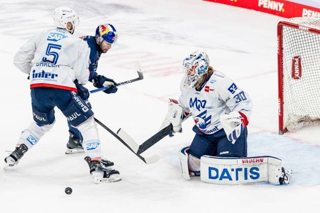 Tobias Rieder EHC Red Bull Muenchen, 8 misses against Tobias Fohrler Adler Mannheim, 5 and Arno Tiefensee goalie, Adler Mannheim, 30 GER, EHC Red Bull Muenchen vs Adler Mannheim, ice hockey, DEL, playoffs, quarterfinal game 6, 2024 2025 season, 28 03 2025 GER, EHC Red Bull Muenchen vs Adler Mannheim, ice hockey, DEL, playoffs, quarterfinal game 6, 2024 2025 season, 28 03 2025 Muenchen Copyright: xEibner-Pressefoto HeikexFeinerx EP_HFR