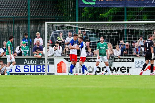 Goal celebration Nicolai Remberg Hamburger SV, 21 and Emir Sahiti Hamburger SV, 29 after scoring 0 3 Emir Sahiti Hamburger SV, 29 GER, TSV Elstorf vs Hamburger SV, Soccer, Test match, Season 2025 2026, 05 07 2025 GER, TSV Elstorf vs Hamburger SV, Soccer, Test match, Season 2025 2026, 05 07 2025 Elstorf Copyright: xEibner-Pressefoto MarcelxvonxFehrnx EP_MFN